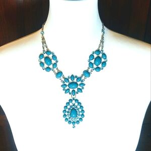 Set Turquoise & Blue W/ Silver Tones Necklace & Bracelet